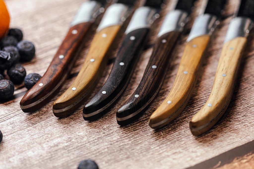 Laguiole_steakknives_mixed_wood_set_of_6 4